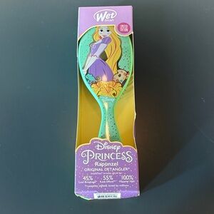 New In Box Disney Rapunzel Wet Brush in Teal and Purple Limited Edition